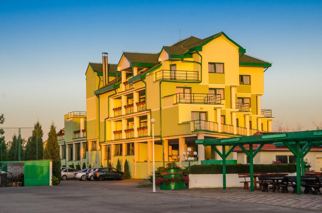 Hotel President Arad Dış mekan fotoğraf