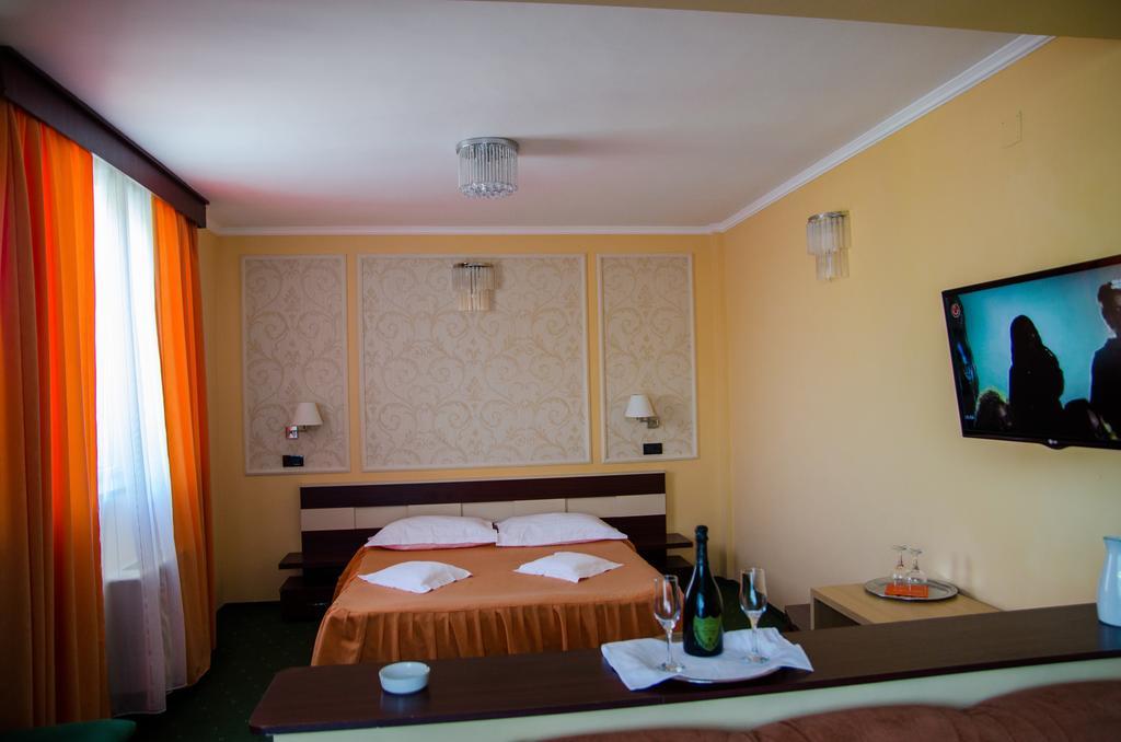 Hotel President Arad Dış mekan fotoğraf